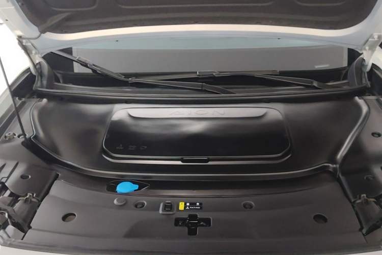 Used AION V 2024 Aion Tyrannosaurus 650 LiDAR Edition Engine Bay