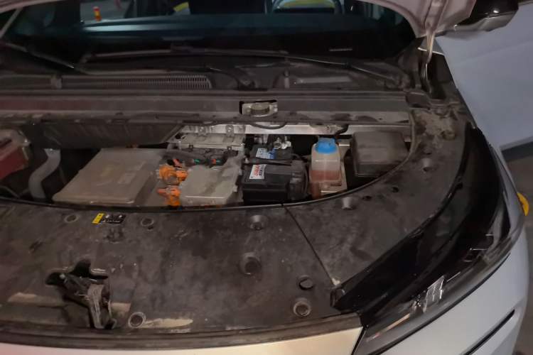 Used AION V 2024 Plus 70 Star Edition Lithium Iron Phosphate Engine Bay Left