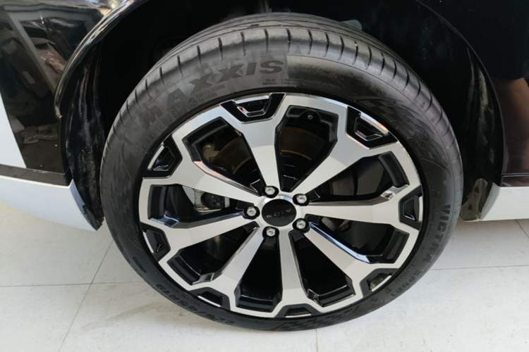 Used AION V 2024 Aion Tyrannosaurus 650 Smart Luxury Edition Exterior 2