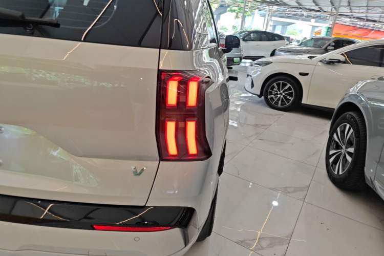 Used AION V 2024 Aion Tyrannosaurus 520 Smart Luxury Edition Exterior 3