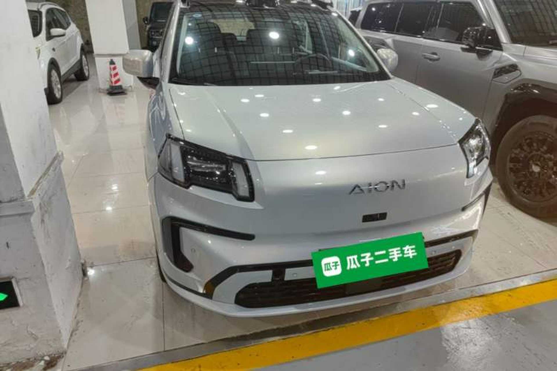 Used AION V 2024 Aion Tyrannosaurus 650 LiDAR Edition Front Right 45 Deg