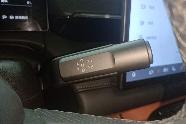 Used AION V 2024 Aion Tyrannosaurus 650 LiDAR Edition Gear Lever