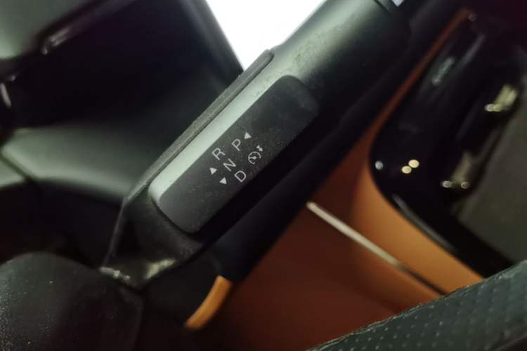 Used AION V 2024 Aion Tyrannosaurus 650 Smart Luxury Edition Gear Lever