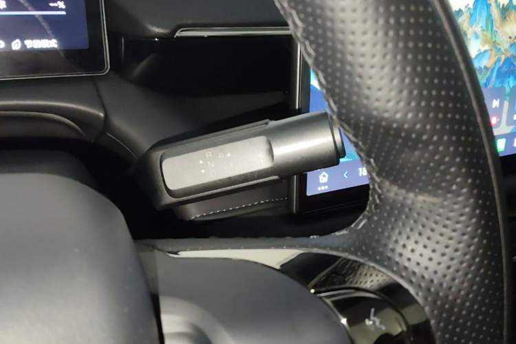 Used AION V 2024 Aion Tyrannosaurus 650 LiDAR Edition Gear Lever