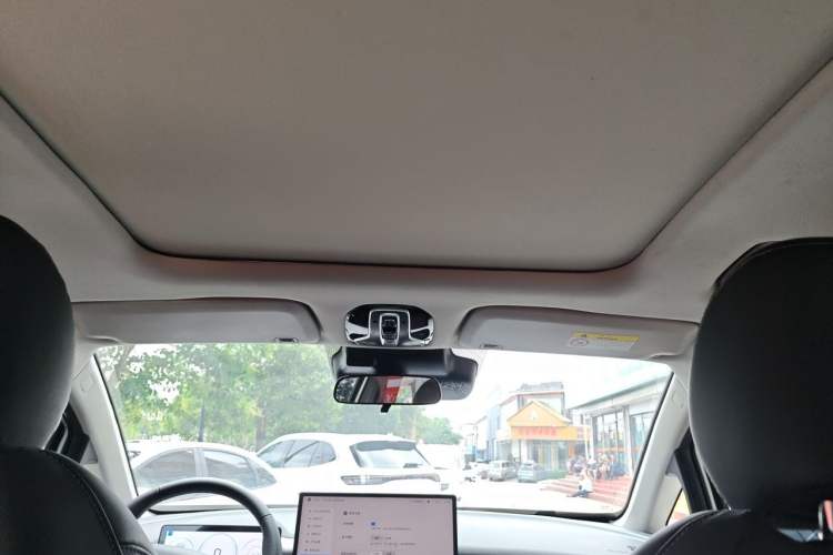Used AION V 2024 Plus 70 Ultra-Charging Version Ternary Lithium Headliner
