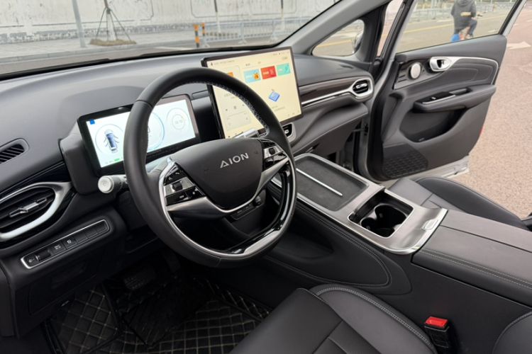 Used AION V 2024 Plus 70 Star Edition Lithium Iron Phosphate Interior 3