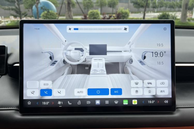 Used AION V 2024 Aion Tyrannosaurus 650 Smart Premium Edition Interior 8