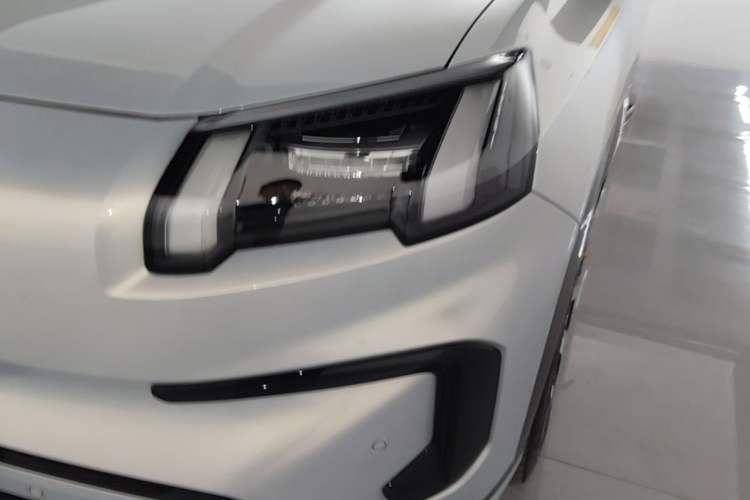 Used AION V 2024 Aion Tyrannosaurus 650 LiDAR Edition Left Front Headlight