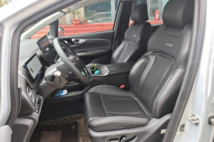 Used AION V 2024 Plus 70 Ultra-Charging Version Ternary Lithium Left Front Seat