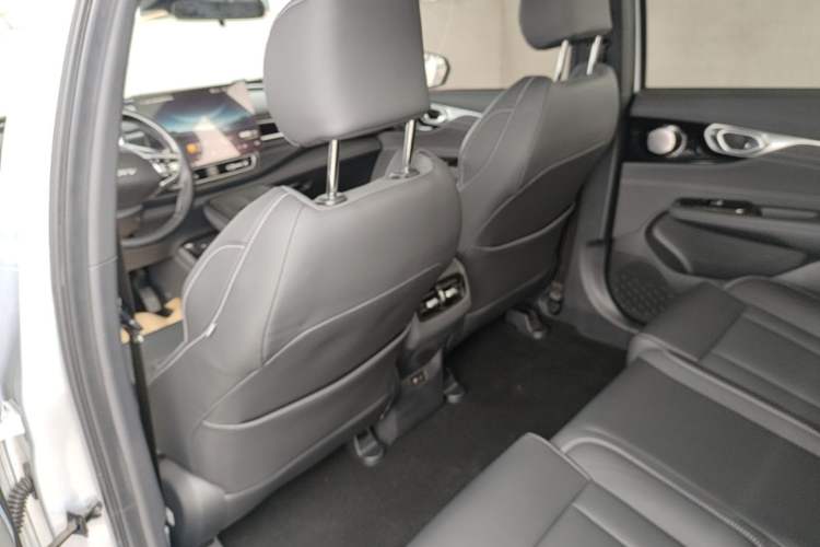 Used AION V 2024 Plus 70 Tech Edition Lithium Iron Phosphate Left Front Seat