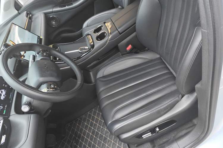 Used AION V 2024 Aion Tyrannosaurus 650 Smart Luxury Edition Left Front Seat