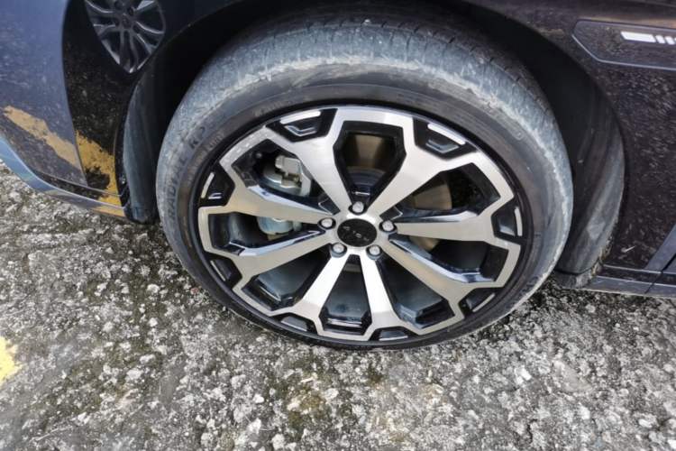 Used AION V 2024 Aion Tyrannosaurus 520 Smart Luxury Edition Left Front Wheel Hub