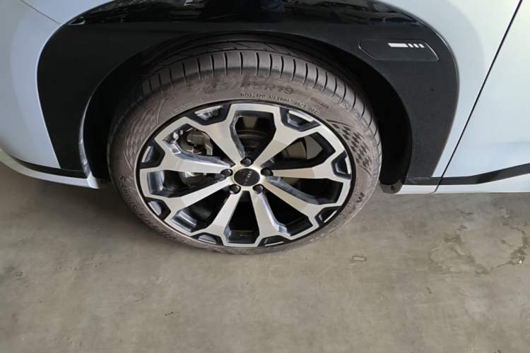 Used AION V 2024 Aion Tyrannosaurus 520 Smart Luxury Edition Left Front Wheel Hub