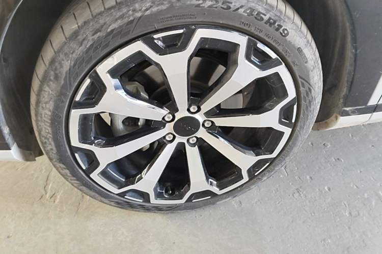 Used AION V 2024 Aion Tyrannosaurus 650 Smart Luxury Edition Left Front Wheel Hub