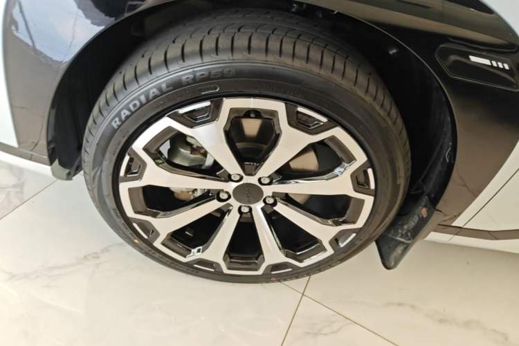 Used AION V 2024 Aion Tyrannosaurus 520 Smart Luxury Edition Left Front Wheel Hub