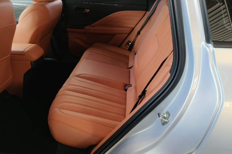 Used AION V 2024 Aion Tyrannosaurus 650 Smart Luxury Edition Left Rear Seat