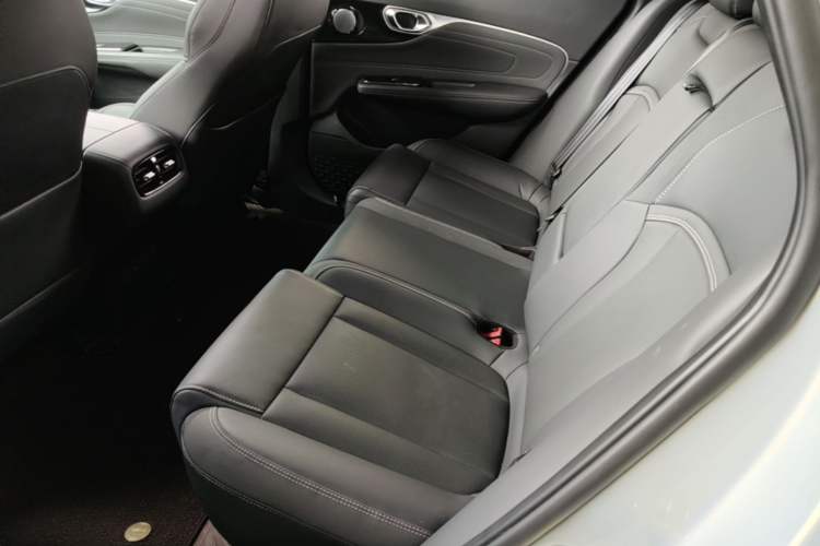 Used AION V 2024 Plus 70 Star Edition Lithium Iron Phosphate Left Rear Seat