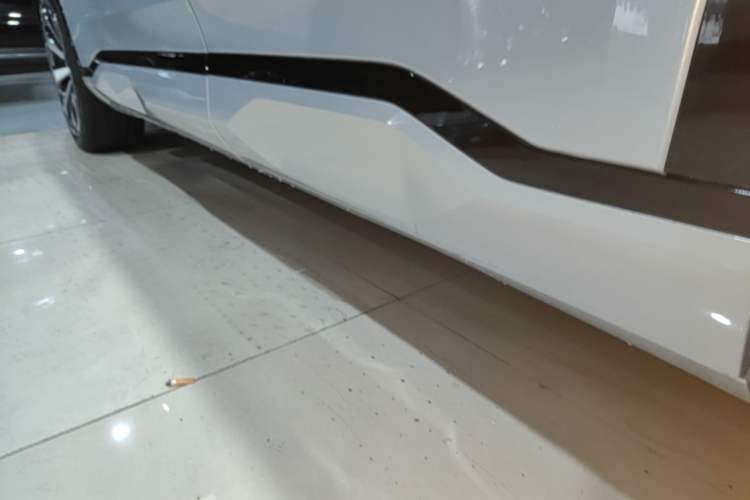 Used AION V 2024 Aion Tyrannosaurus 650 LiDAR Edition Left Side Sill