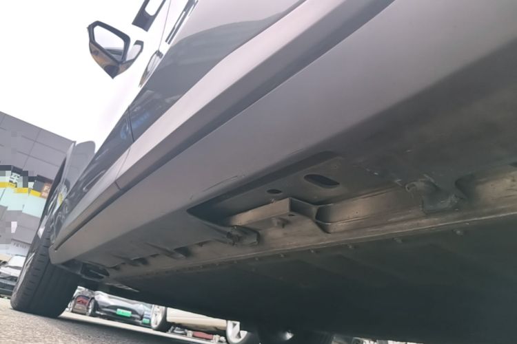Used AION V 2024 Plus 70 Star Edition Lithium Iron Phosphate Left Side Sill