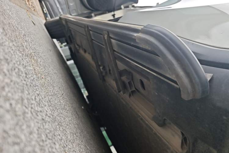 Used AION V 2024 Plus 70 Star Edition Lithium Iron Phosphate Left Side Sill