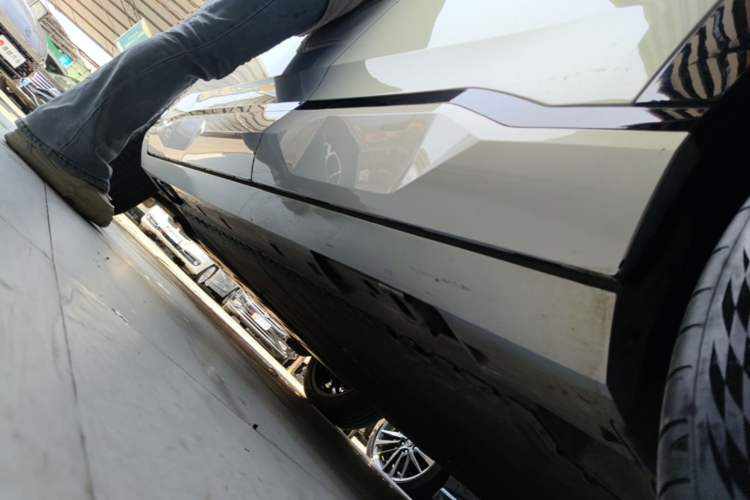 Used AION V 2024 Aion Tyrannosaurus 650 Smart Luxury Edition Left Side Sill
