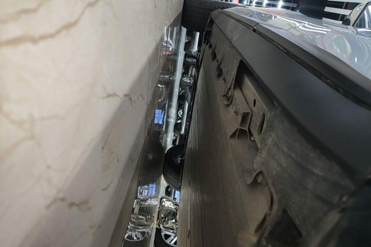 Used AION V 2024 Plus 80 Tech Edition Ternary Lithium Left Side Sill