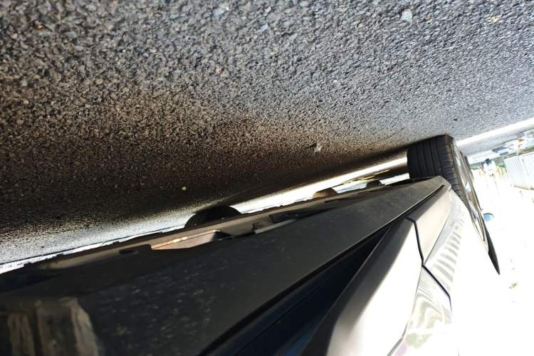 Used AION V 2024 Plus 70 Star Edition Lithium Iron Phosphate Left Side Sill