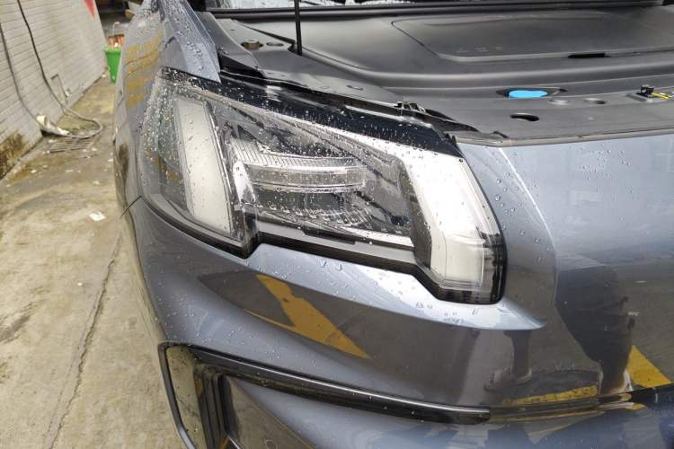 Used AION V 2024 Aion Tyrannosaurus 650 LiDAR Edition Right Front Headlight