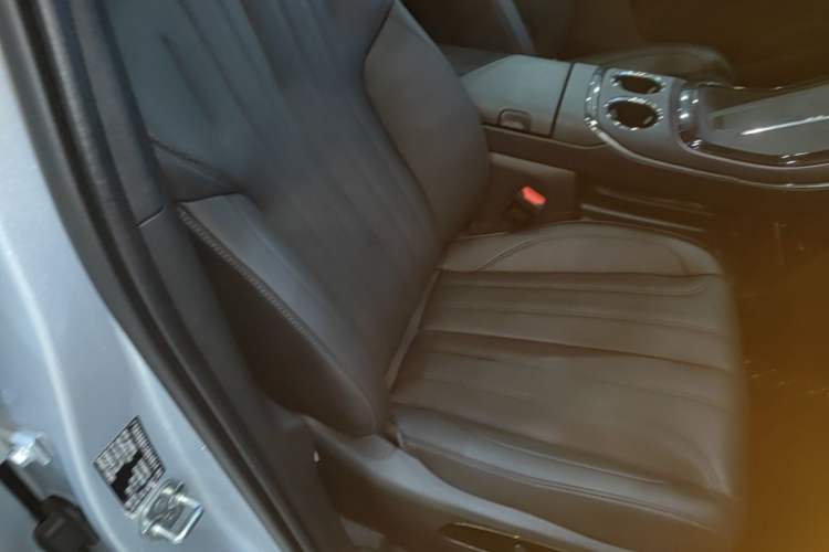 Used AION V 2024 Aion Tyrannosaurus 650 LiDAR Edition Right Front Seat