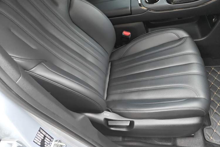 Used AION V 2024 Aion Tyrannosaurus 650 Smart Luxury Edition Right Front Seat