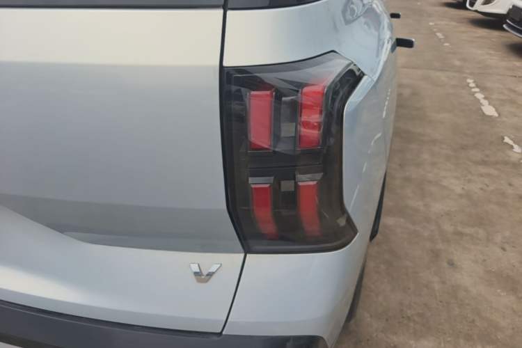 Used AION V 2024 Aion Tyrannosaurus 650 Smart Premium Edition Right Rear Taillight