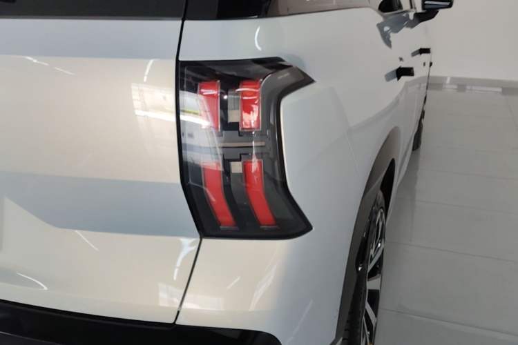 Used AION V 2024 Aion Tyrannosaurus 650 LiDAR Edition Right Rear Taillight