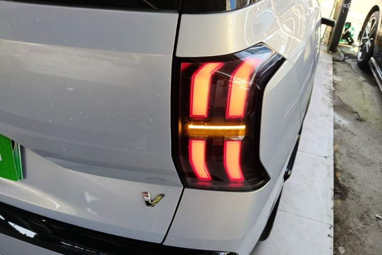 Used AION V 2024 Aion Tyrannosaurus 650 Smart Luxury Edition Right Rear Taillight
