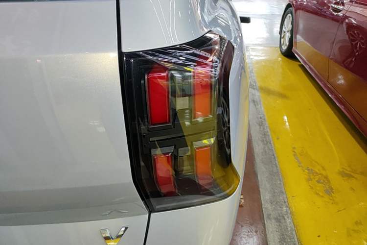 Used AION V 2024 Aion Tyrannosaurus 650 Smart Premium Edition Right Rear Taillight