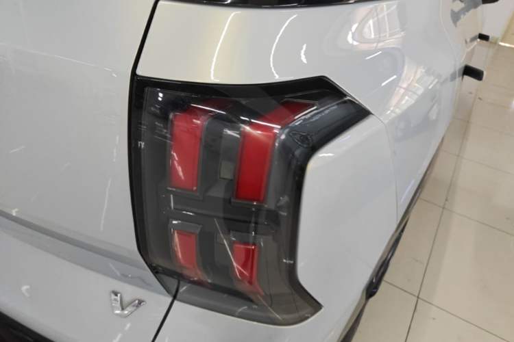 Used AION V 2024 Aion Tyrannosaurus 650 Smart Premium Edition Right Rear Taillight