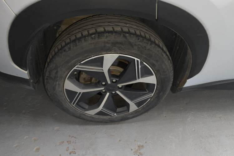 Used AION V 2024 Plus 70 Star Edition Ternary Lithium Right Rear Wheel Hub