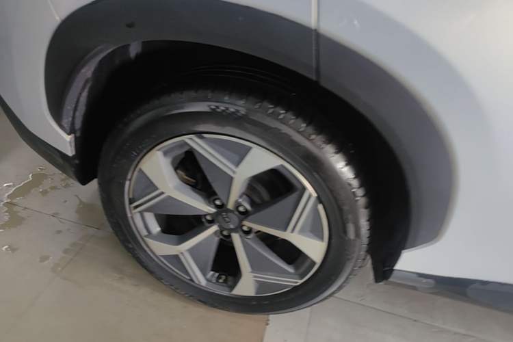 Used AION V 2024 Plus 70 Star Edition Ternary Lithium Right Rear Wheel Hub