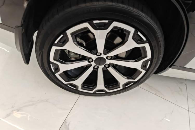 Used AION V 2024 Aion Tyrannosaurus 520 Smart Luxury Edition Right Rear Wheel Hub