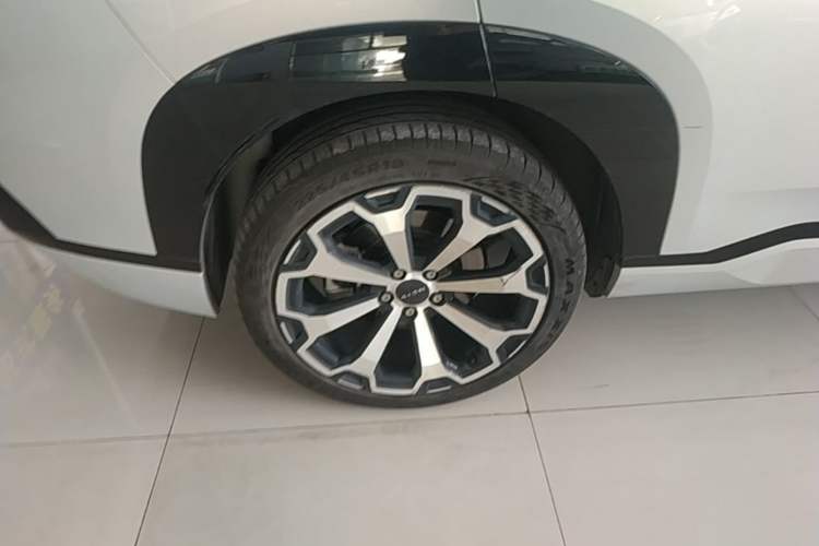 Used AION V 2024 Aion Tyrannosaurus 520 Intelligent Premium Edition Right Rear Wheel Hub