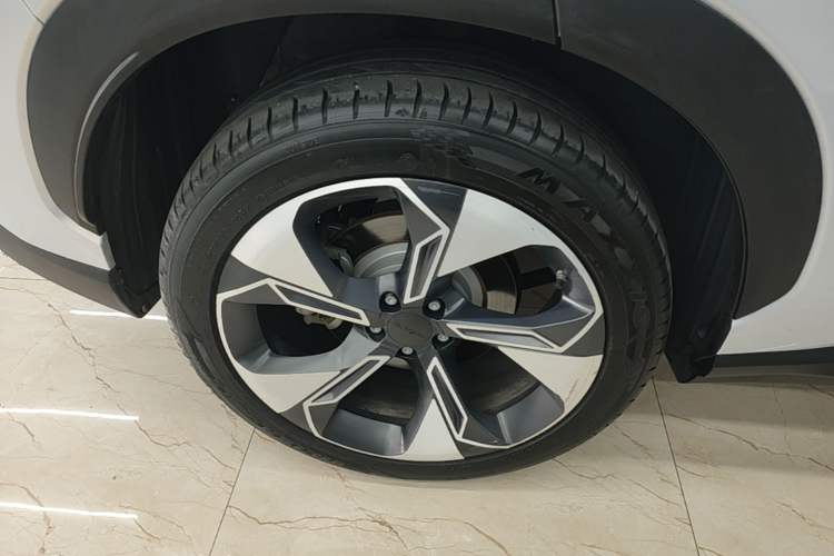 Used AION V 2024 Plus 80 Tech Edition Ternary Lithium Right Rear Wheel Hub