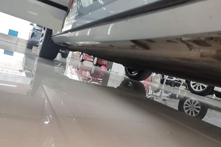 Used AION V 2024 Aion Tyrannosaurus 520 Smart Luxury Edition Right Side Sill