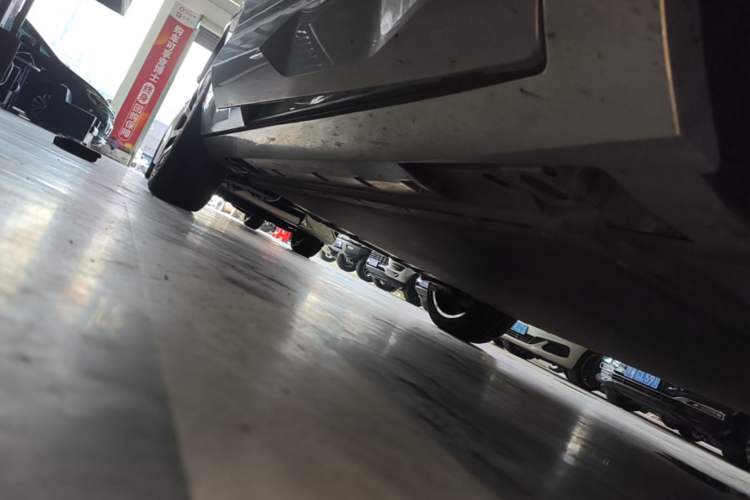 Used AION V 2024 Aion Tyrannosaurus 520 Smart Luxury Edition Right Side Sill