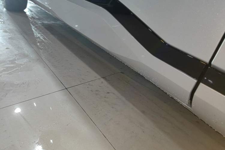 Used AION V 2024 Aion Tyrannosaurus 650 LiDAR Edition Right Side Sill