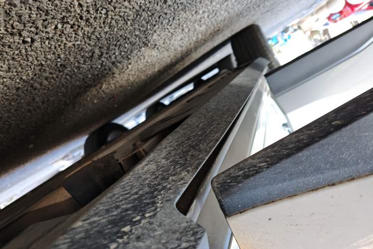 Used AION V 2024 Plus 70 Star Edition Lithium Iron Phosphate Right Side Sill