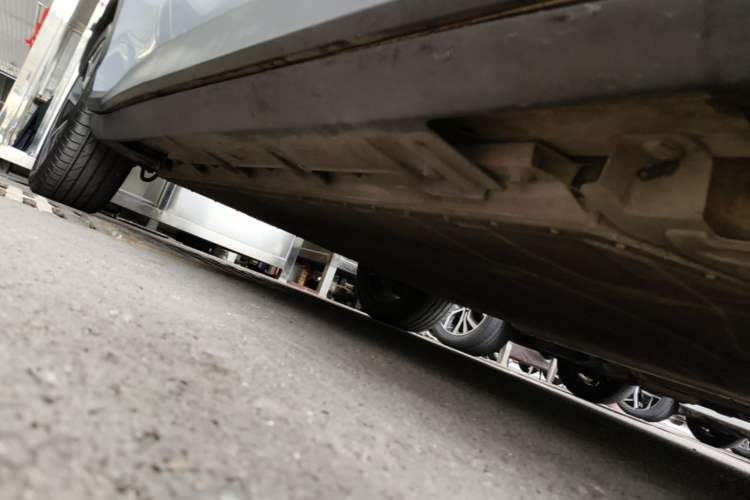 Used AION V 2024 Plus 70 Star Edition Lithium Iron Phosphate Right Side Sill