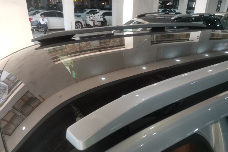 Used AION V 2024 Aion Tyrannosaurus 650 Smart Premium Edition Roof
