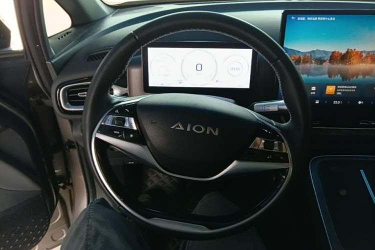 Used AION V 2024 Plus 70 Star Edition Lithium Iron Phosphate Steering Wheel