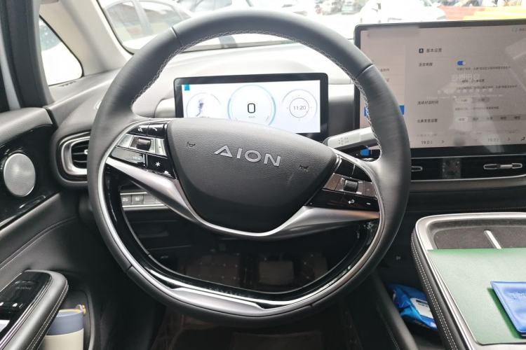 Used AION V 2024 Plus 70 Ultra-Charging Version Ternary Lithium Steering Wheel