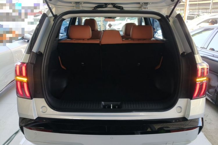 Used AION V 2024 Aion Tyrannosaurus 650 Smart Luxury Edition Trunk