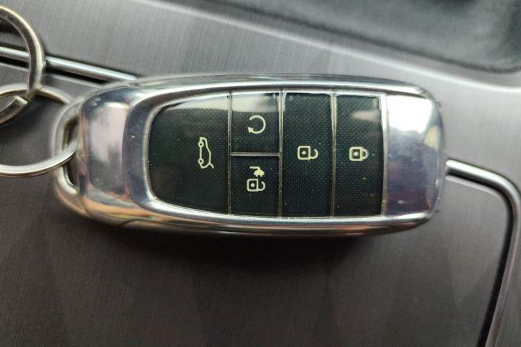 Used AION V 2024 Plus 70 Tech Edition Lithium Iron Phosphate Vehicle Key